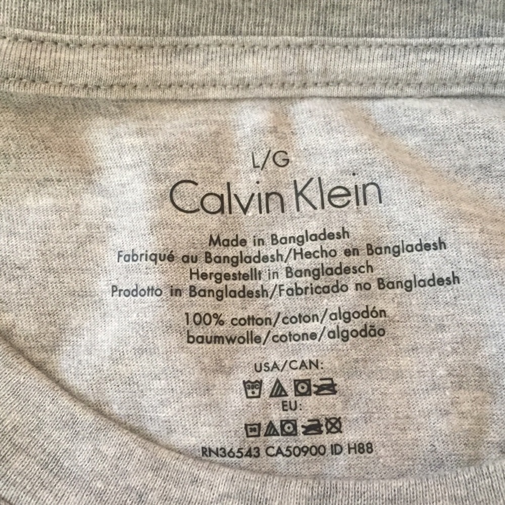 Calvin Klein Men’s Tee - Picture 4 of 5